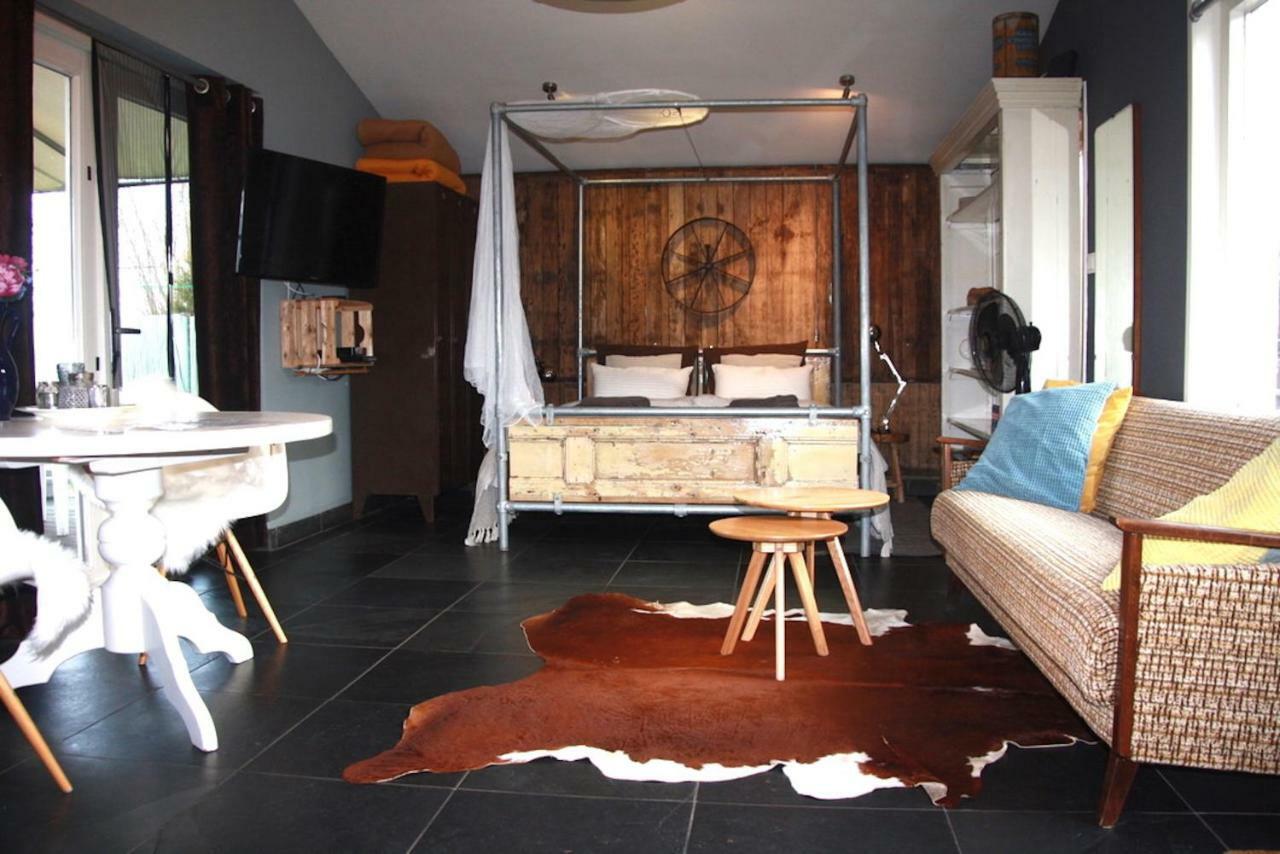 Garden House, Private Studio Apartment With Wifi And Free Parking For 1 Car Веесп Екстериор снимка