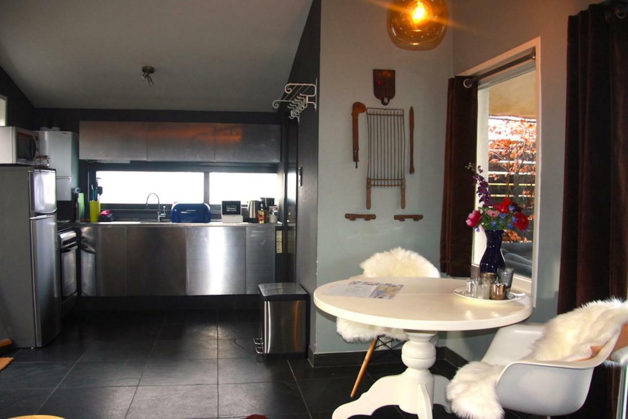 Garden House, Private Studio Apartment With Wifi And Free Parking For 1 Car Веесп Екстериор снимка